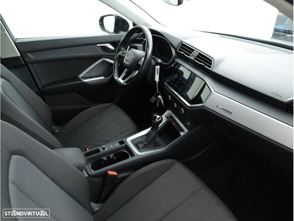 Audi Q3 45 TFSIe S tronic - 14