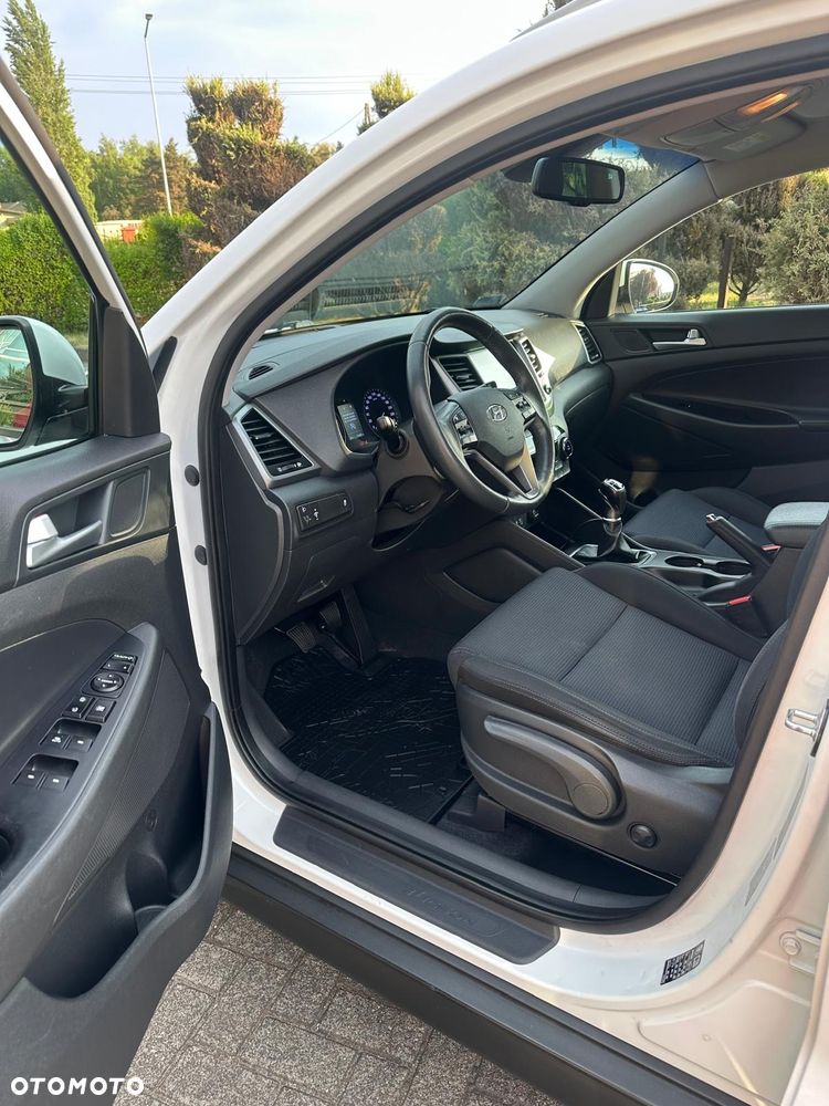 Hyundai Tucson 1.6 GDI BlueDrive Comfort 2WD - 16