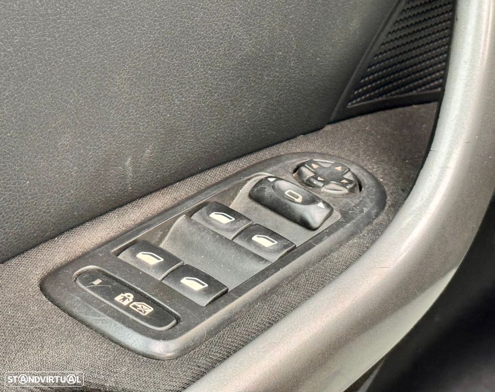 Peugeot 308 SW 1.6 HDi Executive CVM6 - 22