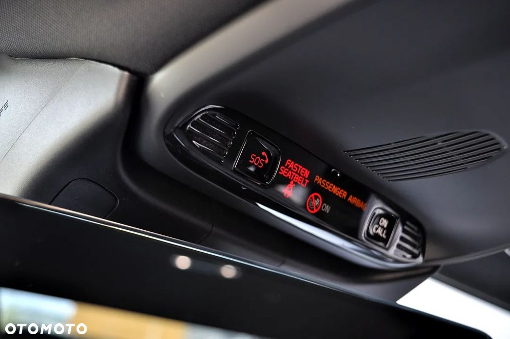 Volvo S60 T5 AWD R-Design - 31