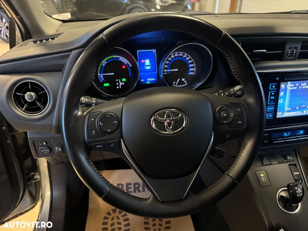 Toyota Auris 1.8 VVT-i Hybrid Automatik Touring Sports Team Deutschland - 9