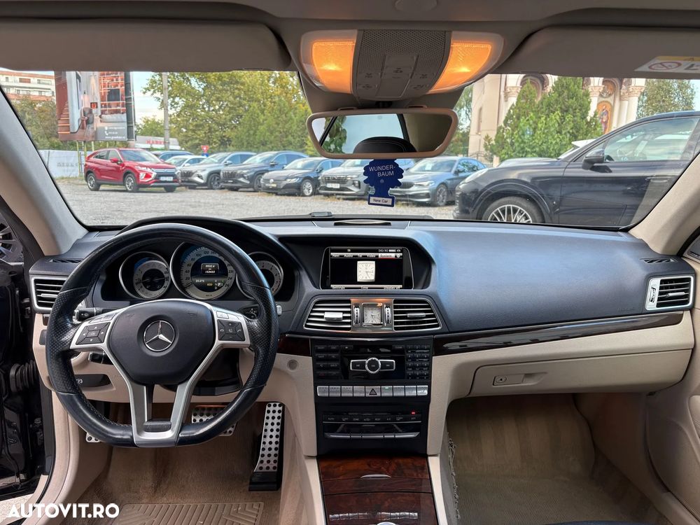 Mercedes-Benz E 250 Cabrio 7G-TRONIC Sport Edition - 24