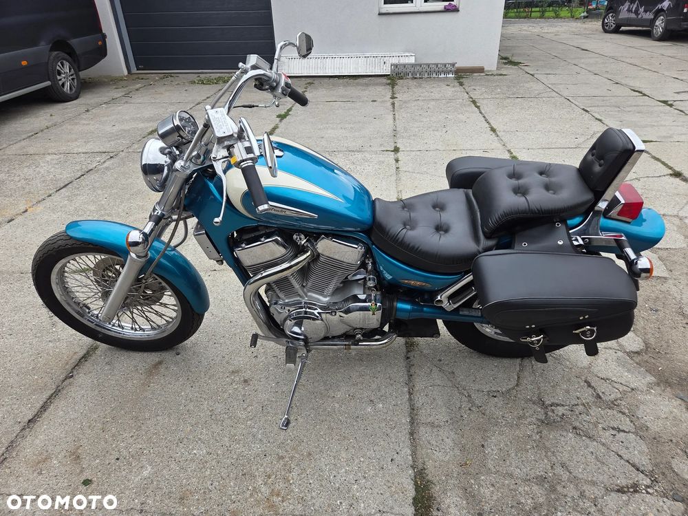 Suzuki Intruder - 8