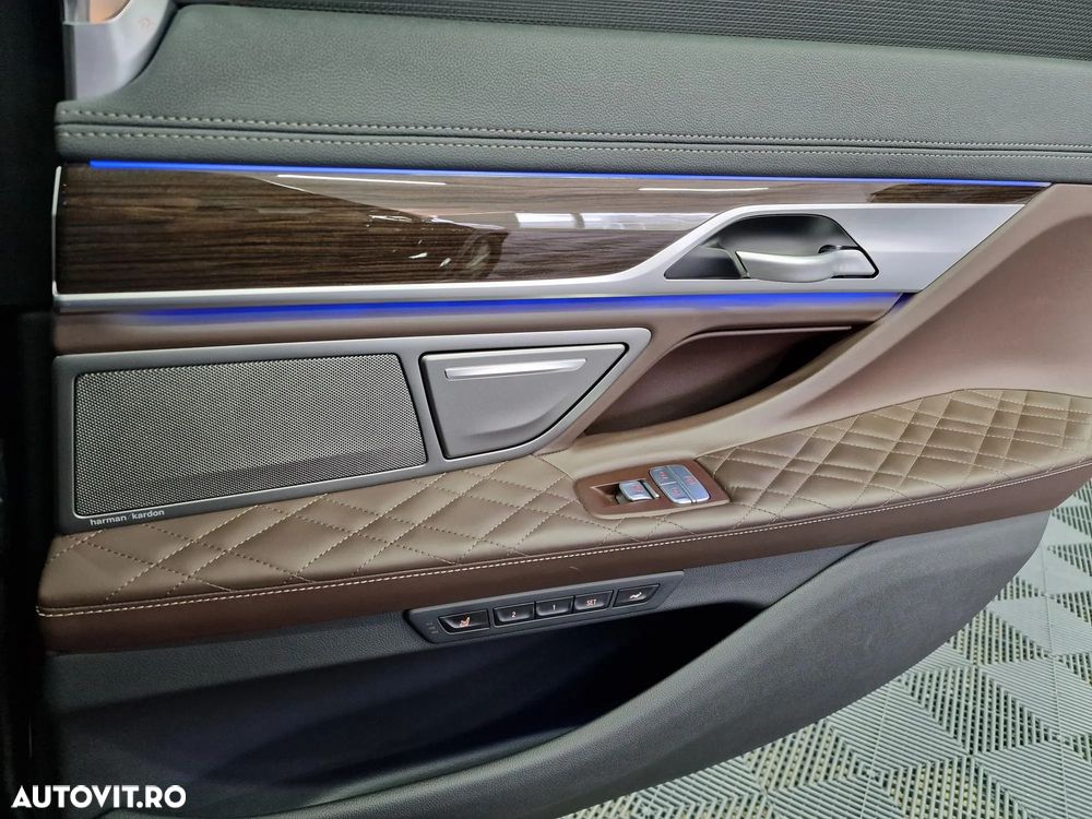 BMW Seria 7 740Li xDrive - 23