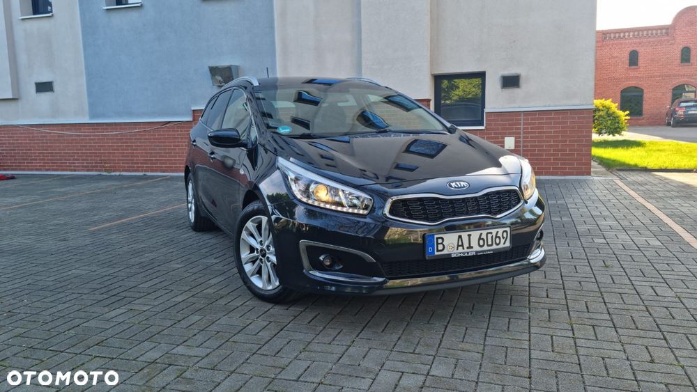 Kia Ceed 1.6 CRDi 136 ISG Spirit - 3