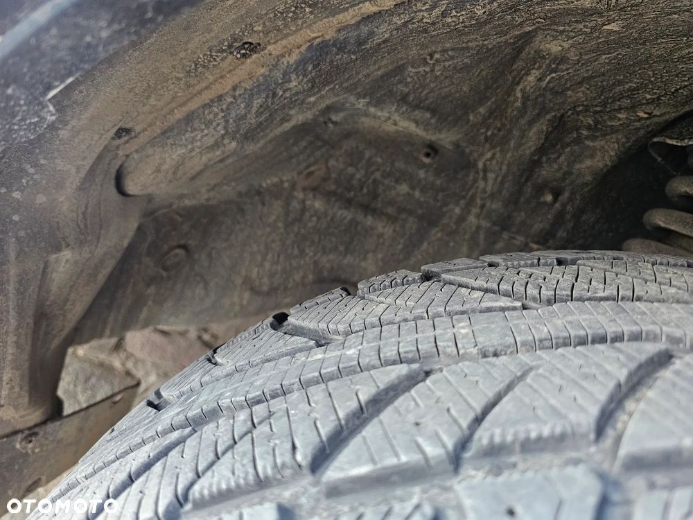 Mitsubishi Pajero - 33