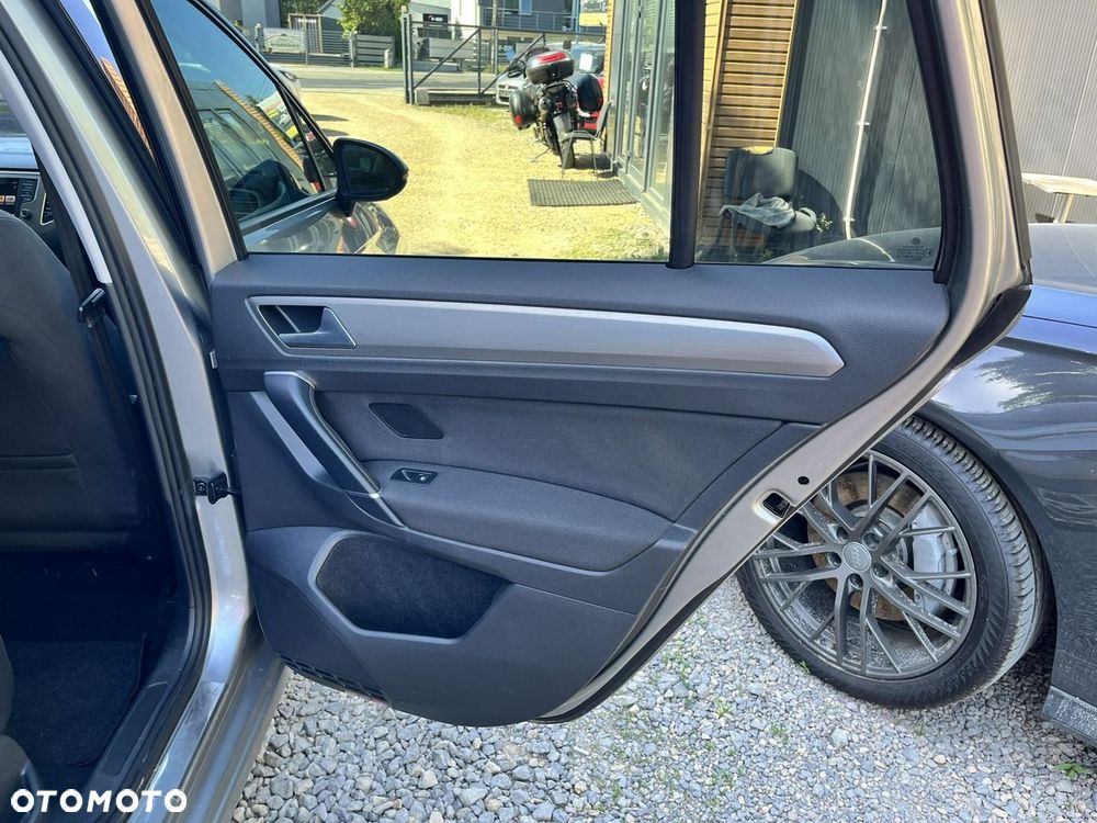 Volkswagen Golf Sportsvan - 28
