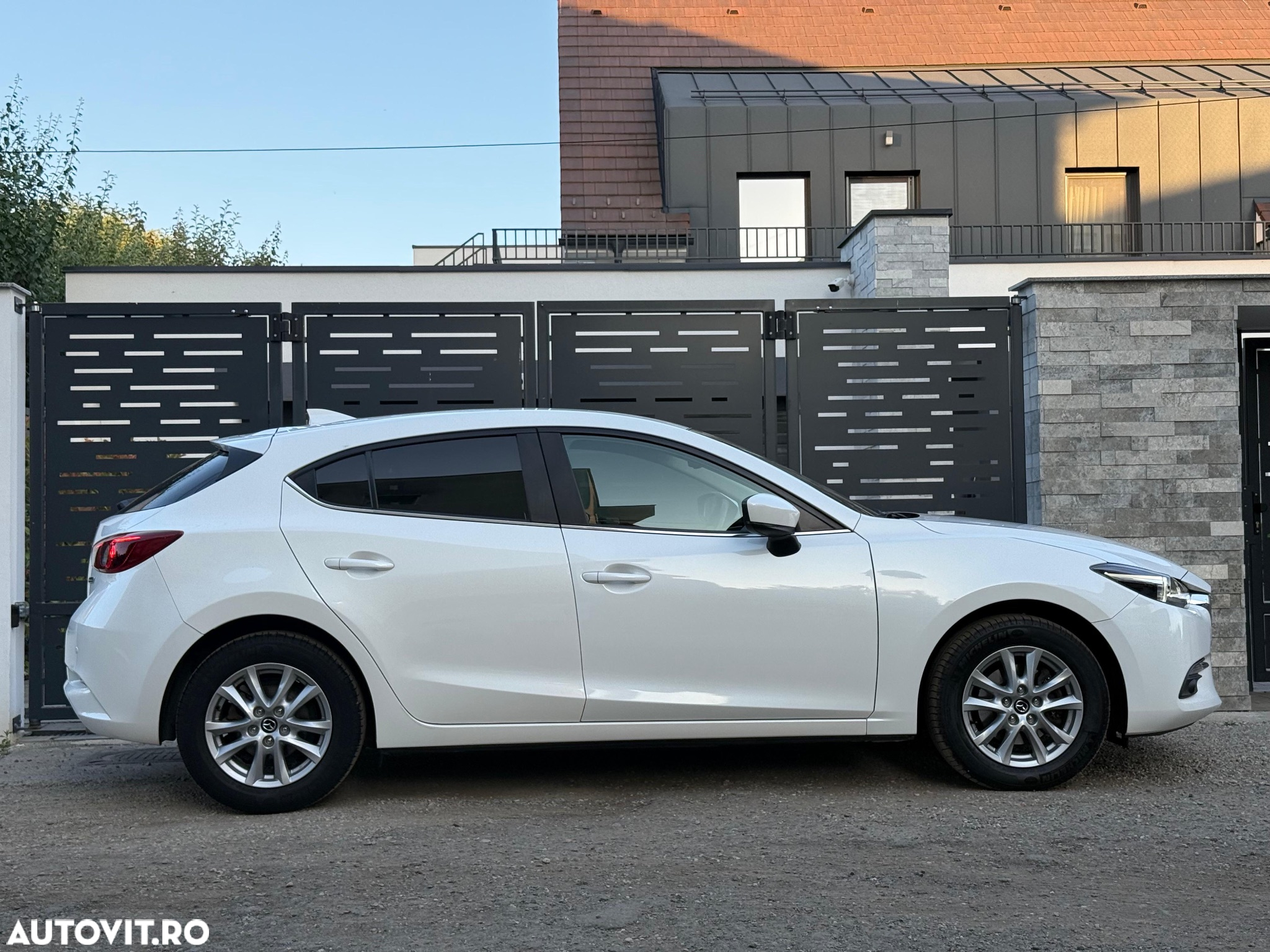 Mazda 3 SKYACTIV-G 120 Exclusive-Line - 30