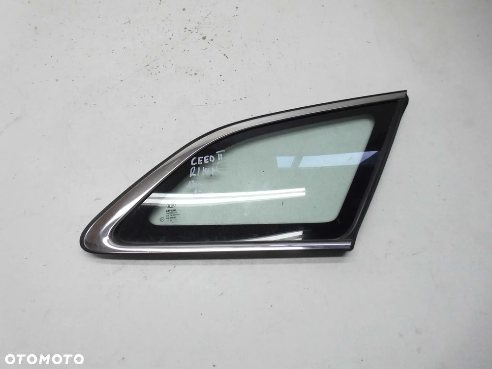 SZYBA KAROSERYJNA KIA CEED II KOMBI 2013r. PRAWA TYLNA CHROM - 1