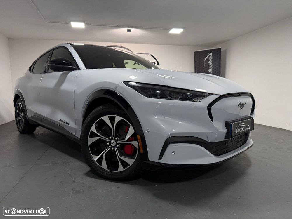 Ford Mustang Mach-E Alargada AWD - 3