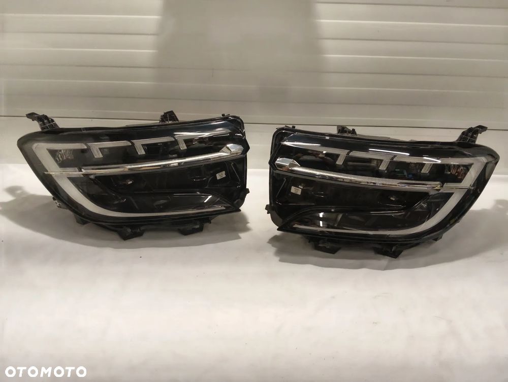 Renault Austral FULL LED KOMPLET LAMP PRZEDNICH 260606388R / 260100543R - 1