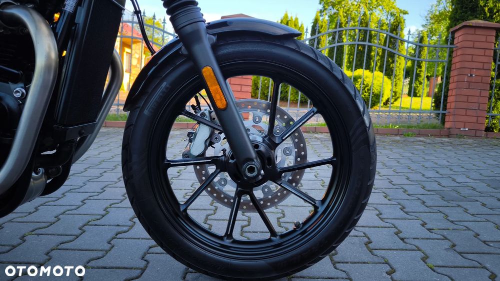 Triumph Street Twin - 26