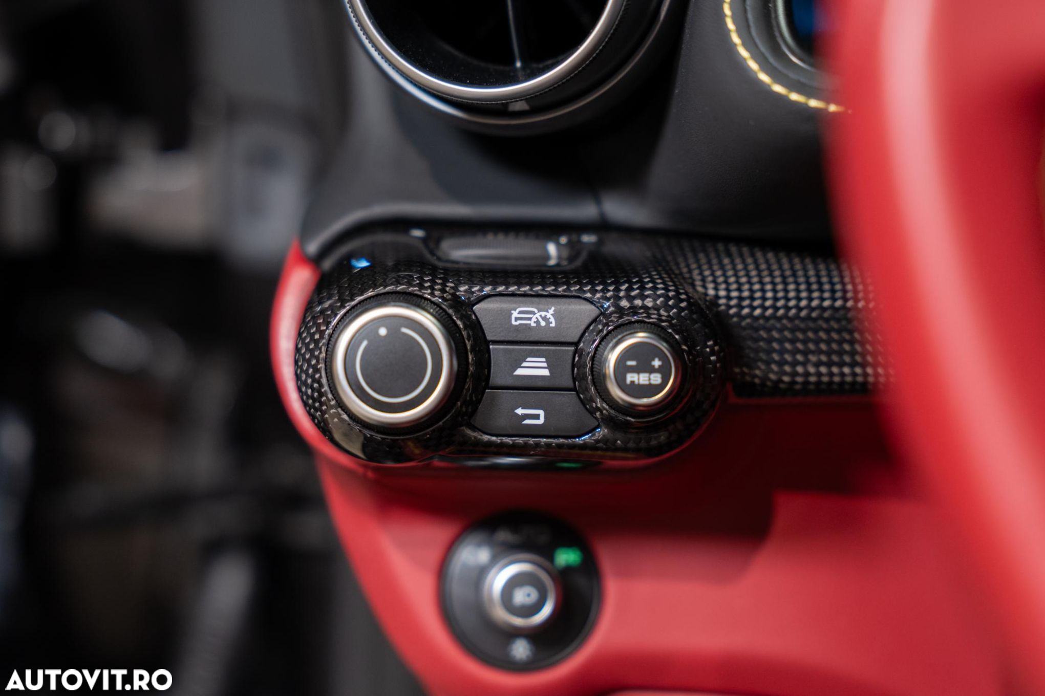 Ferrari 812 - 8