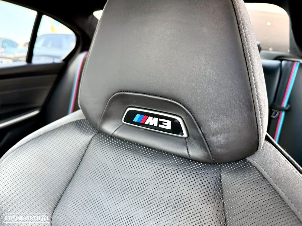 BMW M3 Competition xDrive - 25