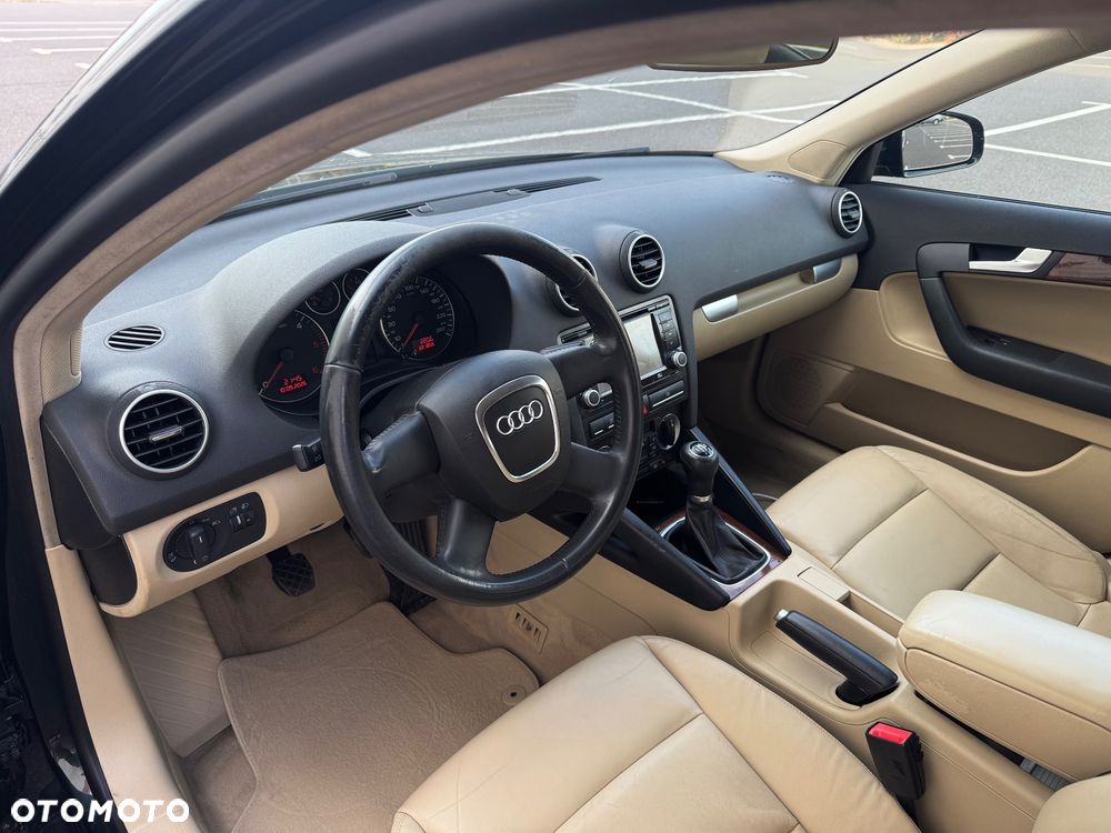 Audi A3 Sportback 1.9 TDI S line Sportpaket plus - 13