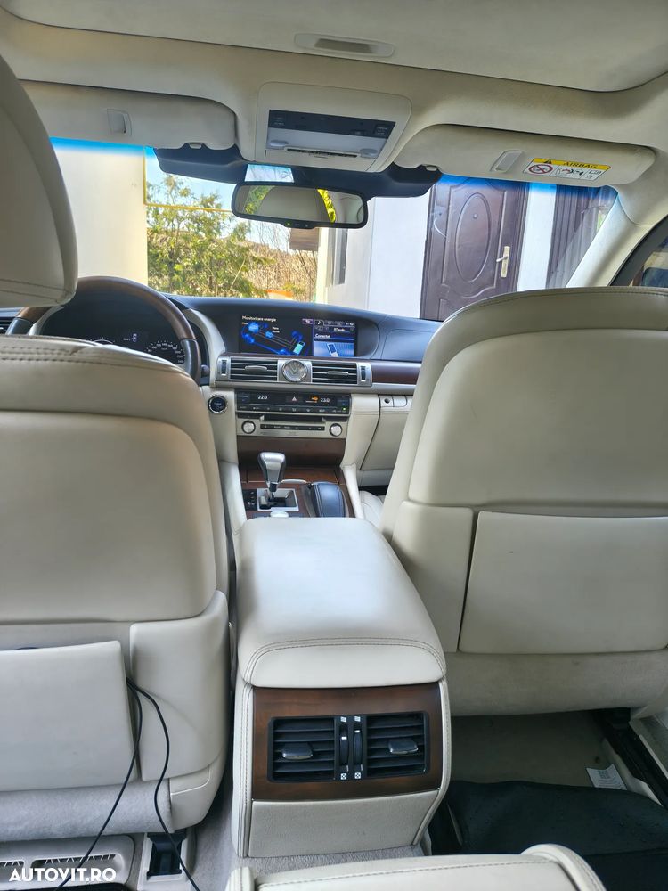 Lexus Seria LS 600h L - 8