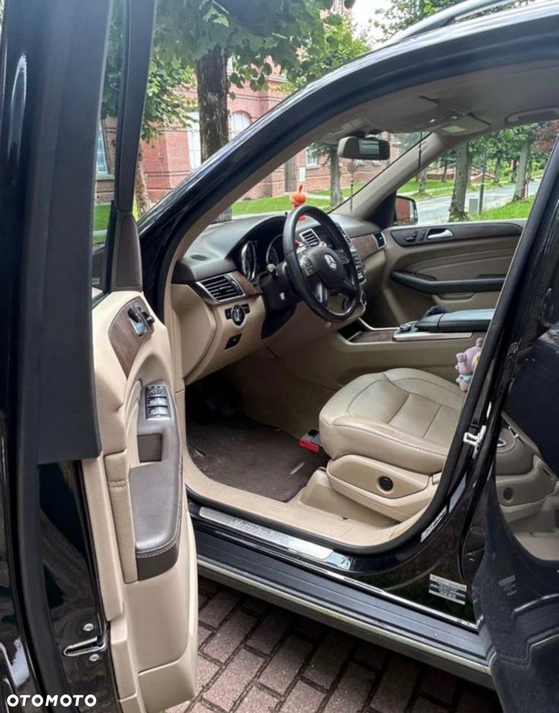 Mercedes-Benz ML 350 BlueTec 4-Matic - 11