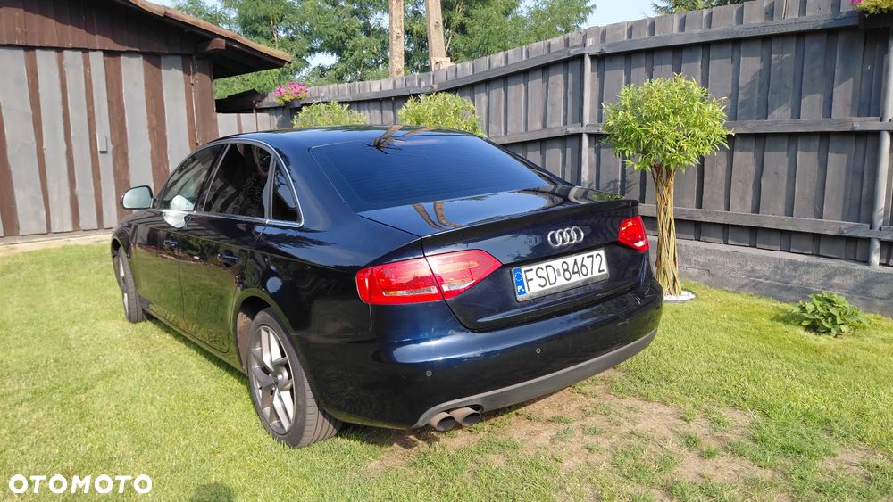 Audi A4 Limousine - 5