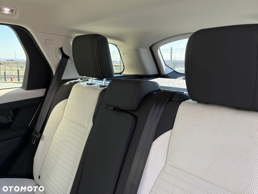 Land Rover Discovery Sport - 8