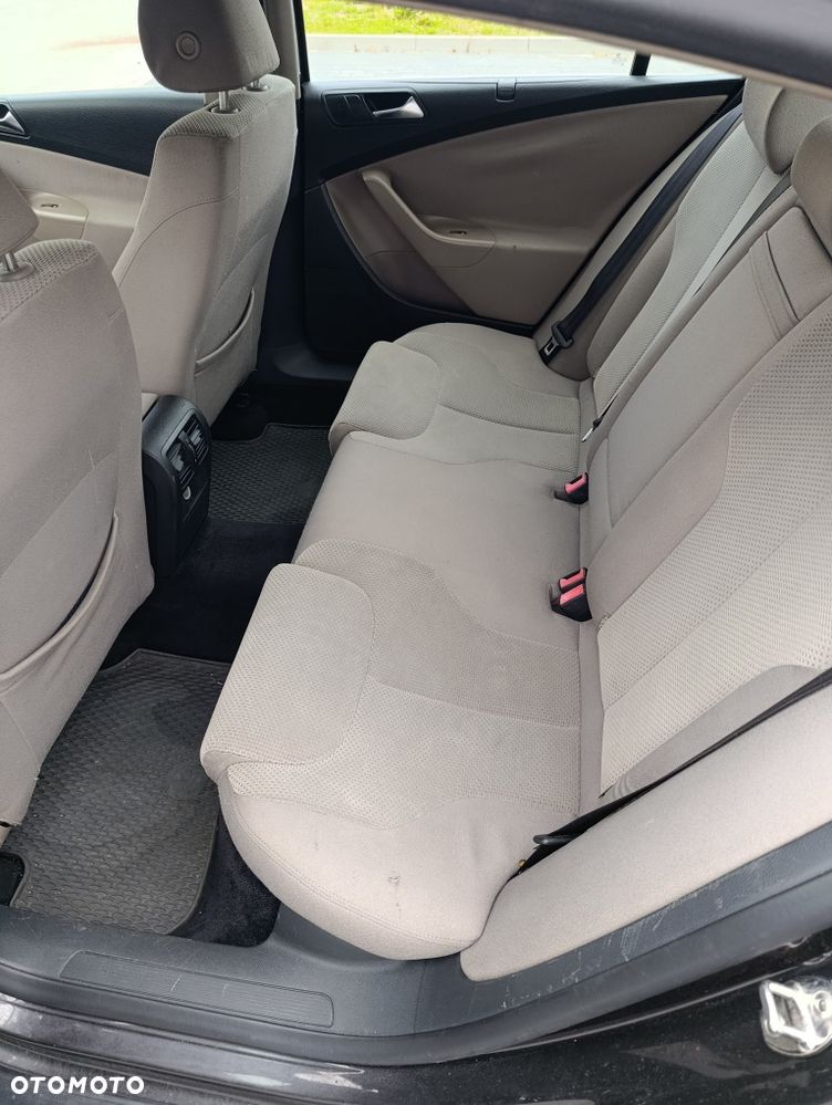 Volkswagen Passat - 7