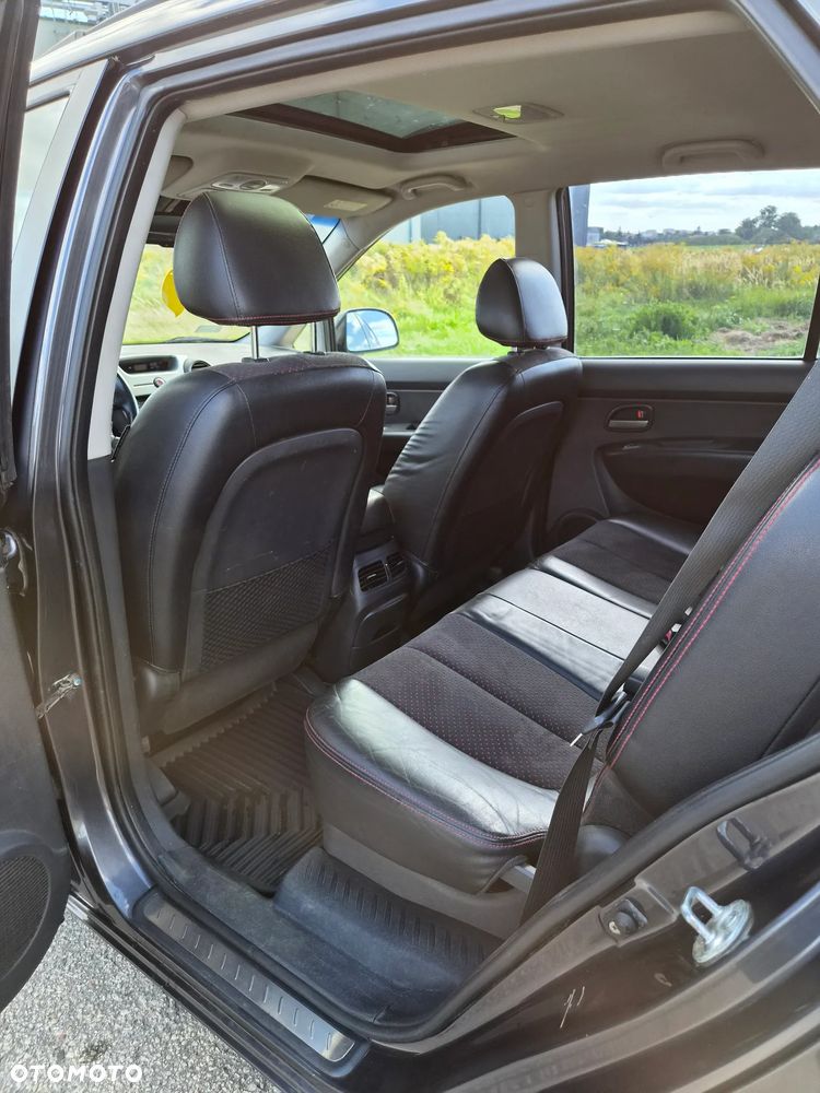 Kia Carens - 25