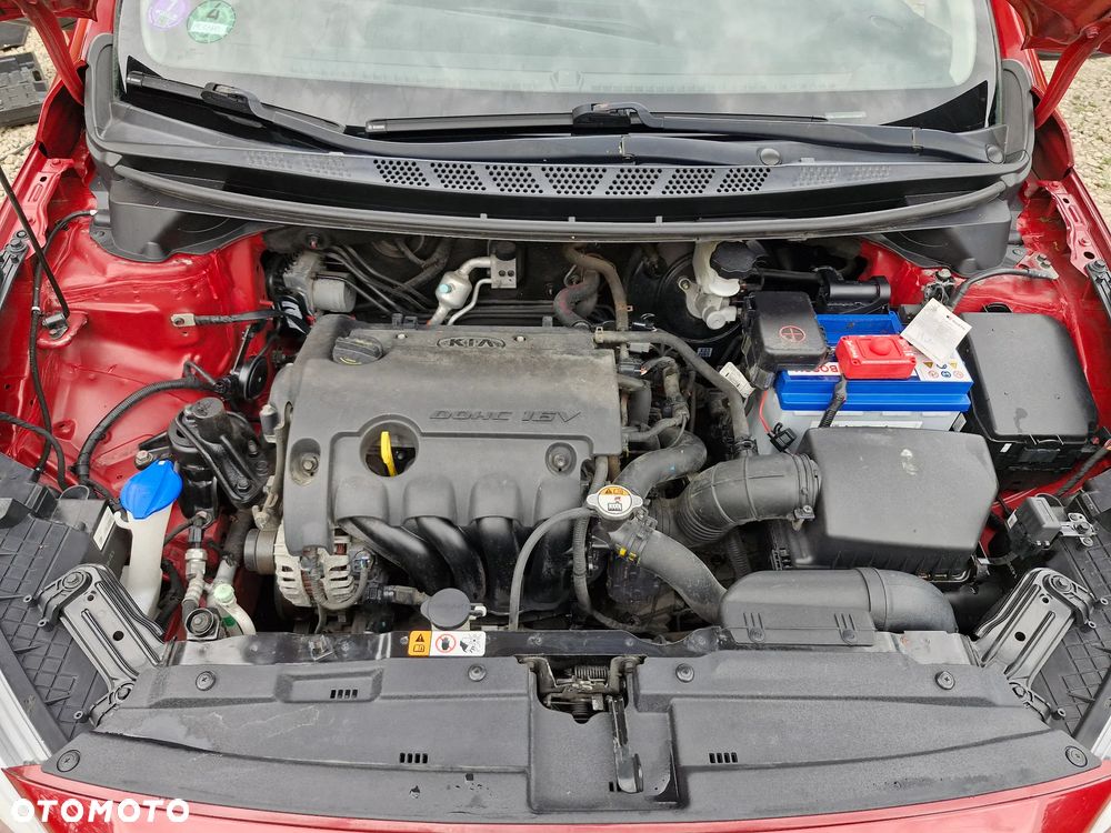 Kia Ceed 1.4 CVVT SW Dream-Team Edition - 23