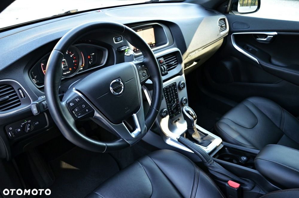 Volvo V40 Cross Country T3 Drive-E Summum - 28