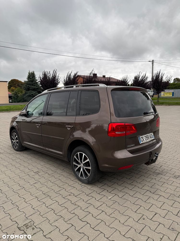 Volkswagen Touran - 4