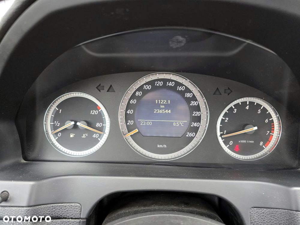 Mercedes-Benz Klasa C 180 Kompressor Avantgarde - 24