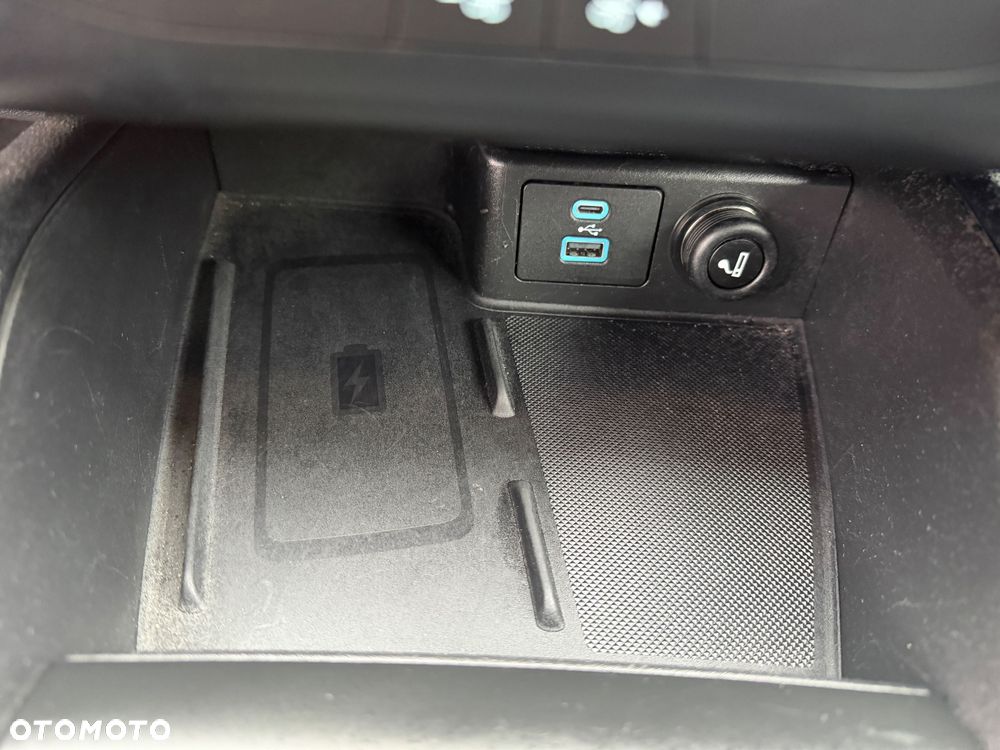 Ford Kuga 2.0 TDCi FWD Titanium - 36