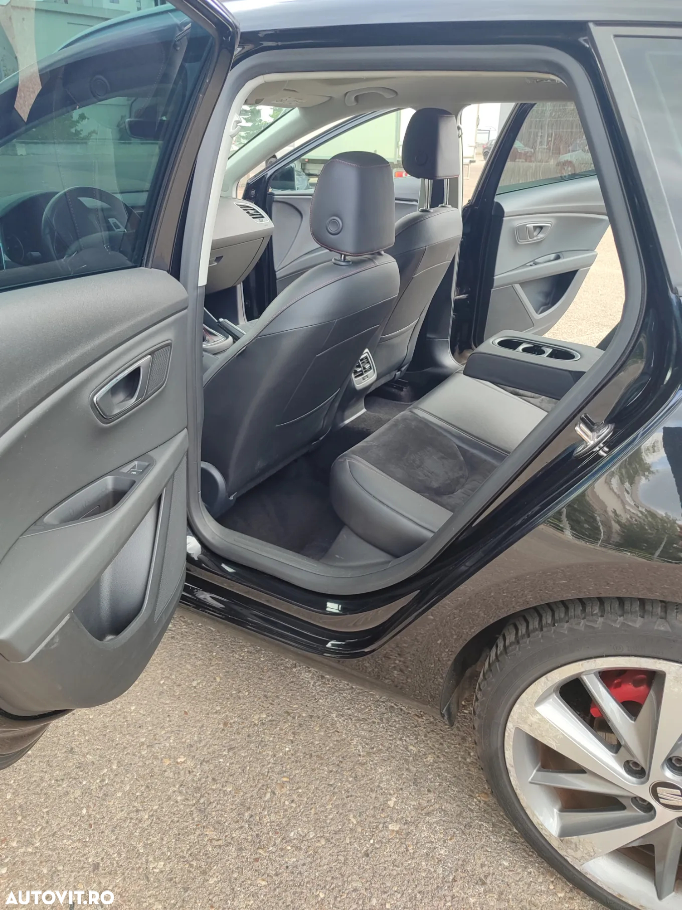 Seat Leon 2.0 TDI DPF Start&Stop DSG FR - 9