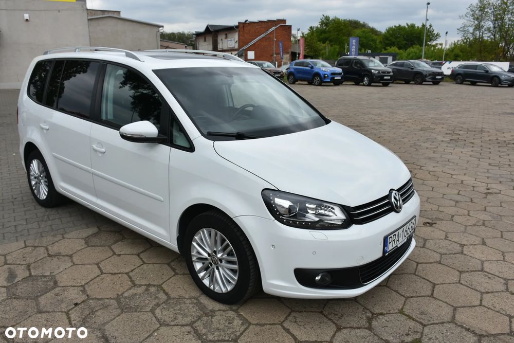 Volkswagen Touran 2.0 TDI DPF BlueMotion Technology STYLE - 8