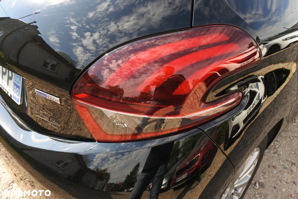 Peugeot 208 1.2 PureTech Allure S&S - 28