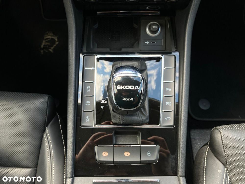 Skoda Superb 2.0 TDI SCR 4x4 L&K DSG - 24