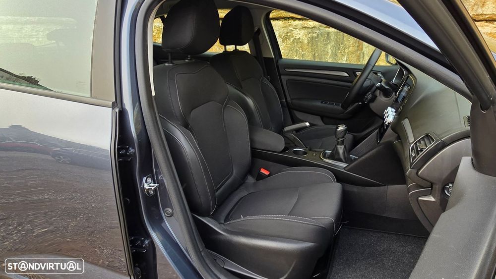 Renault Mégane 1.5 Blue dCi Intens - 37