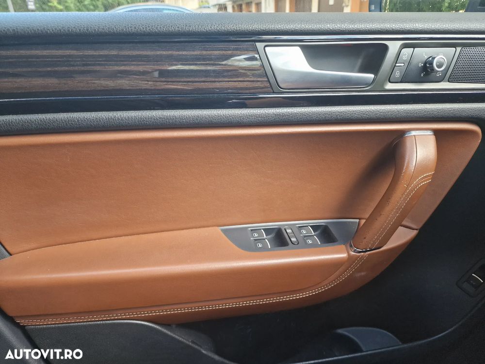 Volkswagen Touareg - 22