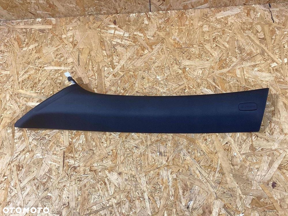 Porsche Macan 95B 2019 Osłona słupka szyby przedniej / A