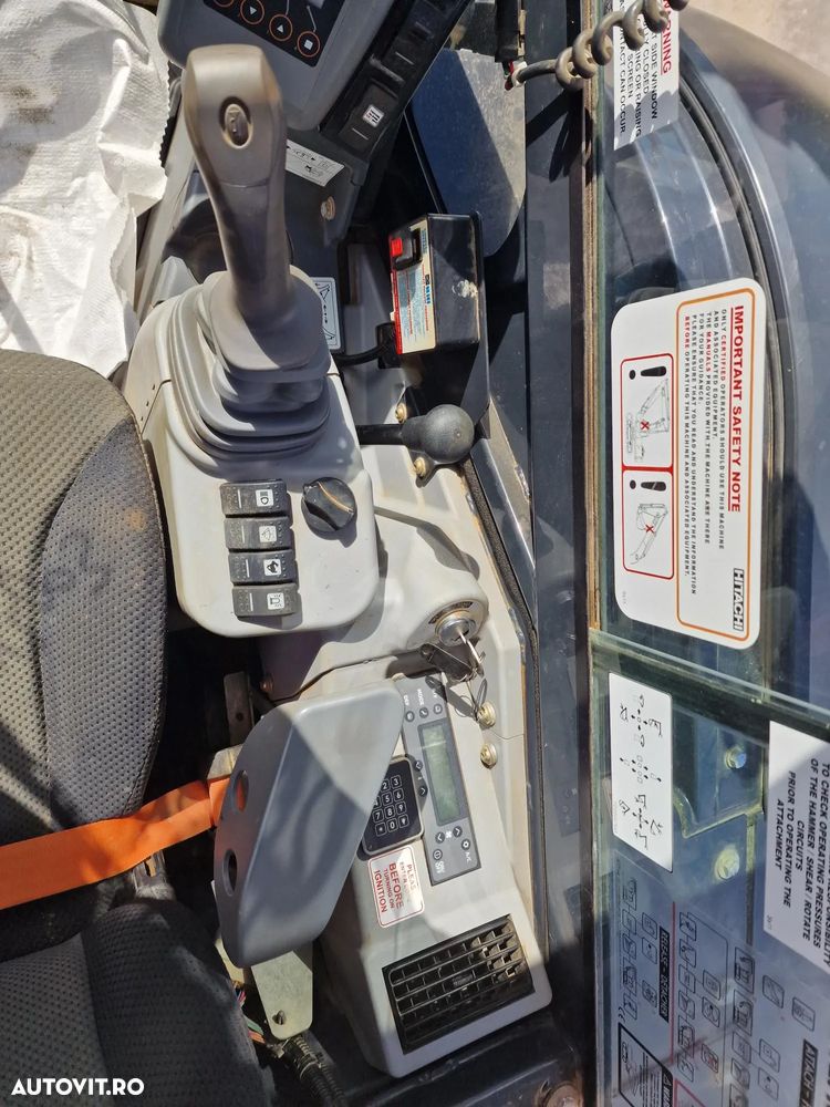 Hitachi ZX65-6, 2023, 1.208h, Masa operationoala 6,5t, lamaAd sapare 5m, CUPLA RAPIDA HIDRAULICA +3 CUPE NOI, senile cauciuc PAD 90% ok, Inst picon, Aer conditionat, Sistem antifurt, Ridica 3t, posibilitate leasing 4 ani, STARE CA NOU-PROMOTIE 55.900 EUR+Tva - 27