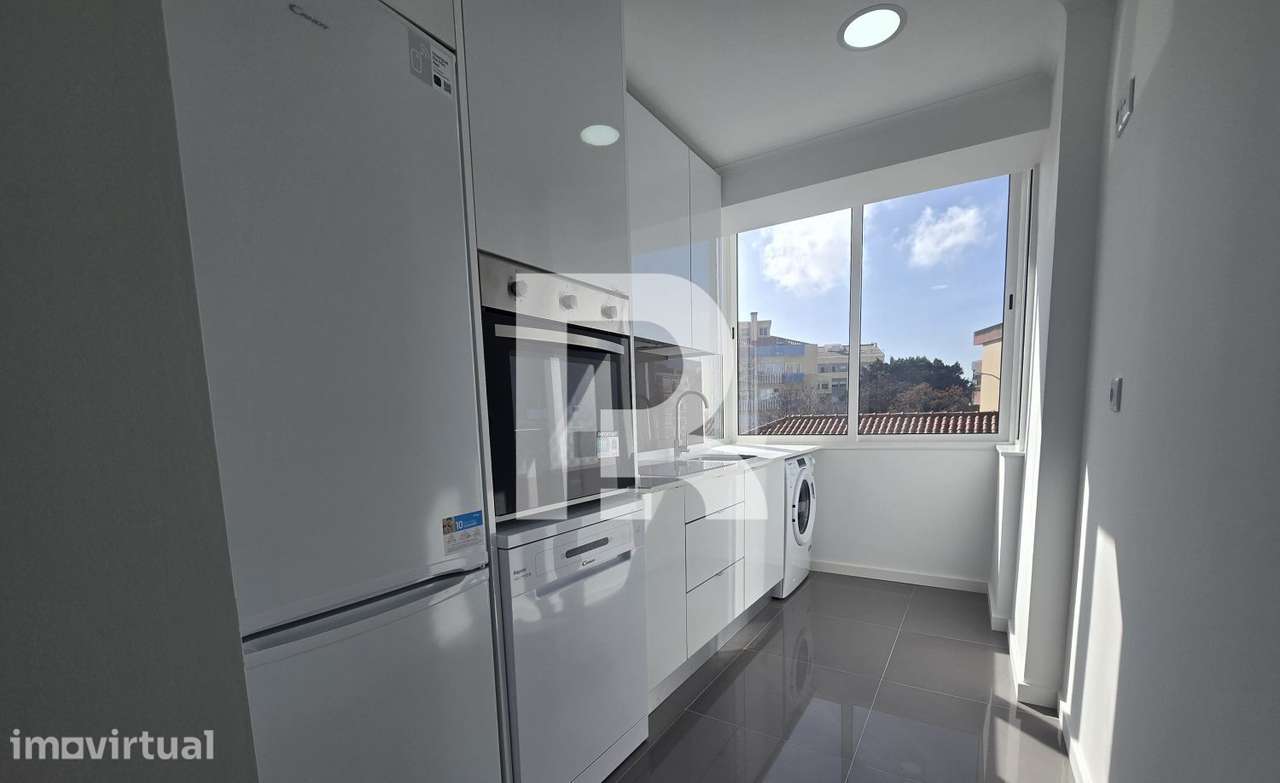 Apartamento T2 com 2 varandas totalmente remodelado nas Águas Livres - Grande imagem: 4/12