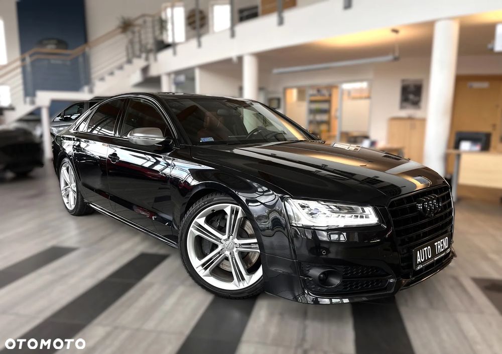 Audi S8 - 2