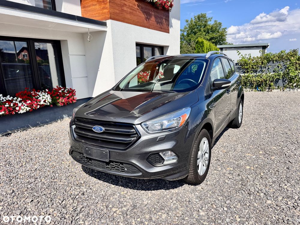 Ford Kuga - 1