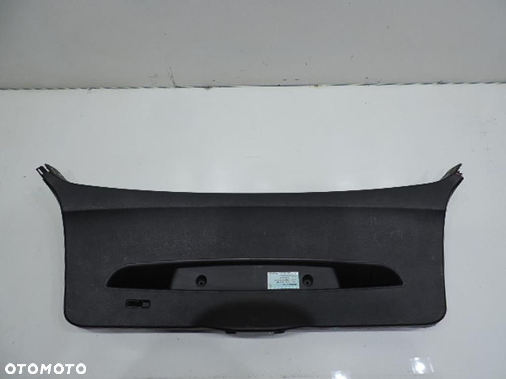 TAPICERKA KLAPY TYŁ BMW E87 - 11