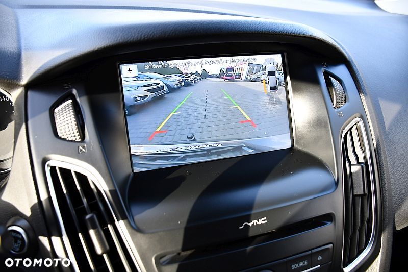 Ford Focus 1.5 EcoBlue Start-Stopp-System TITANIUM DESIGN - 13