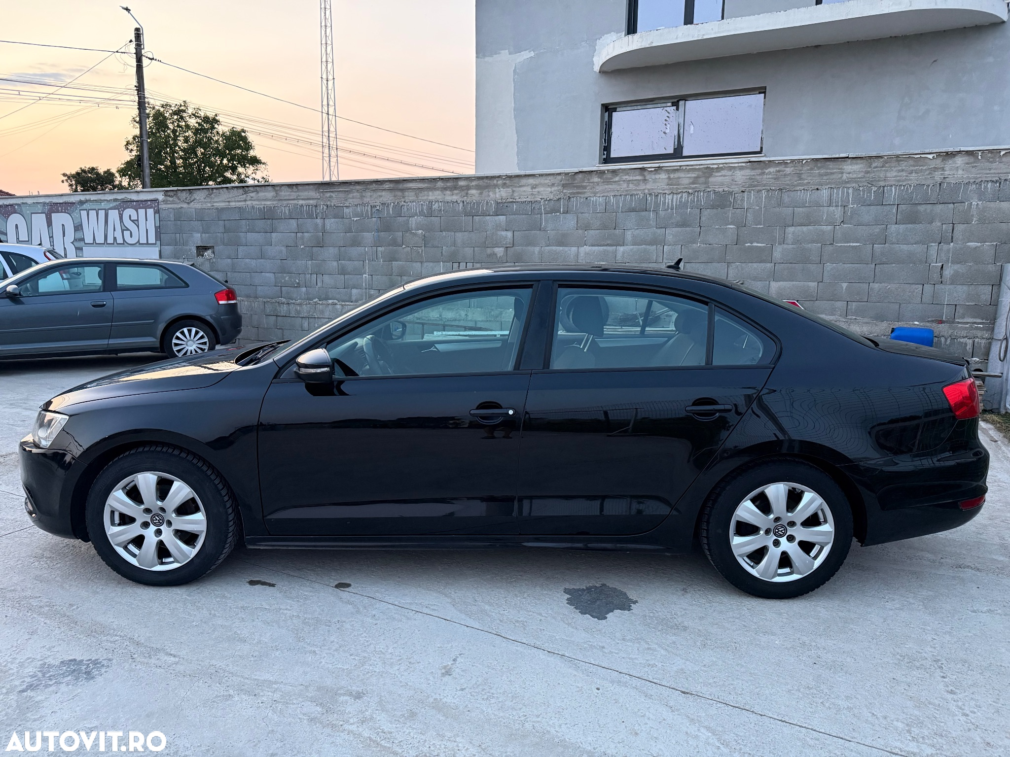 Volkswagen Jetta 1.6 TDI Blue Motion Technology Comfortline - 15