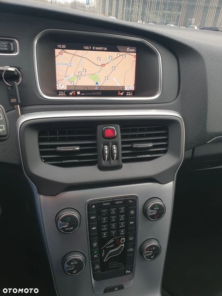 Volvo V40 D3 Inscription - 24