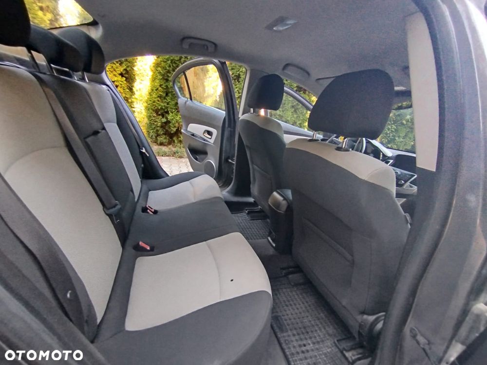 Chevrolet Cruze - 21