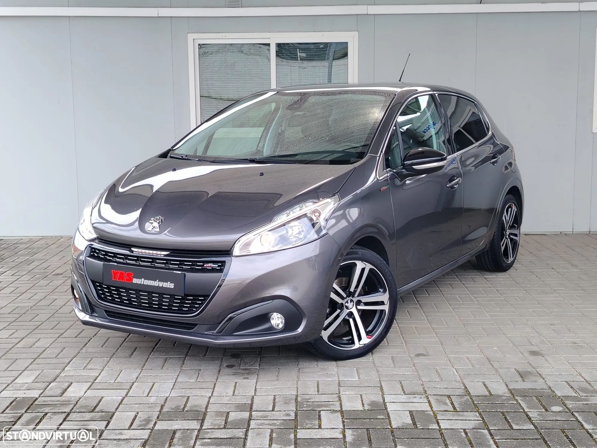Peugeot 208 1.2 PureTech GT Line - 1