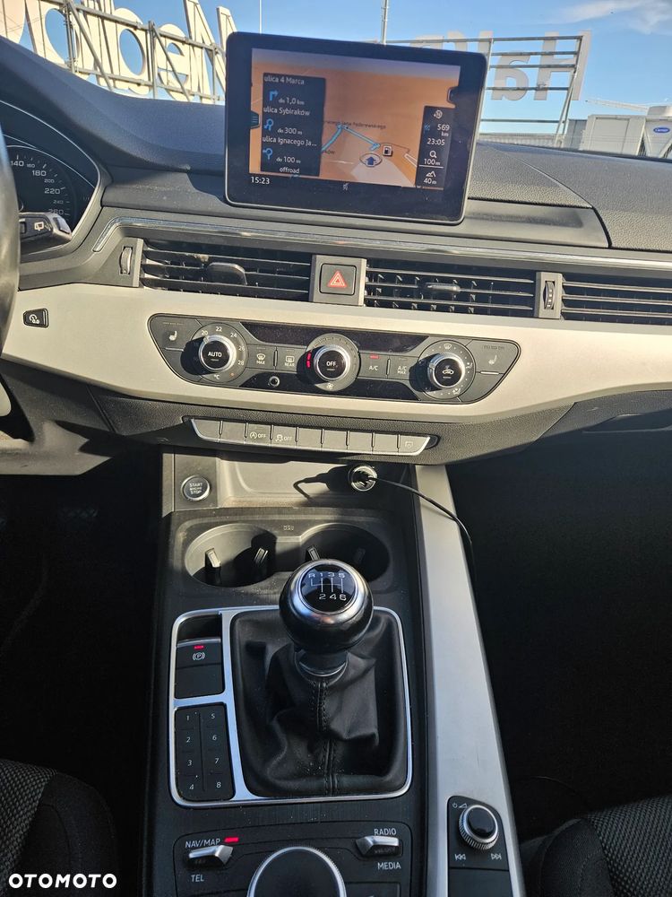 Audi A4 Avant 2.0 TDI ultra - 24