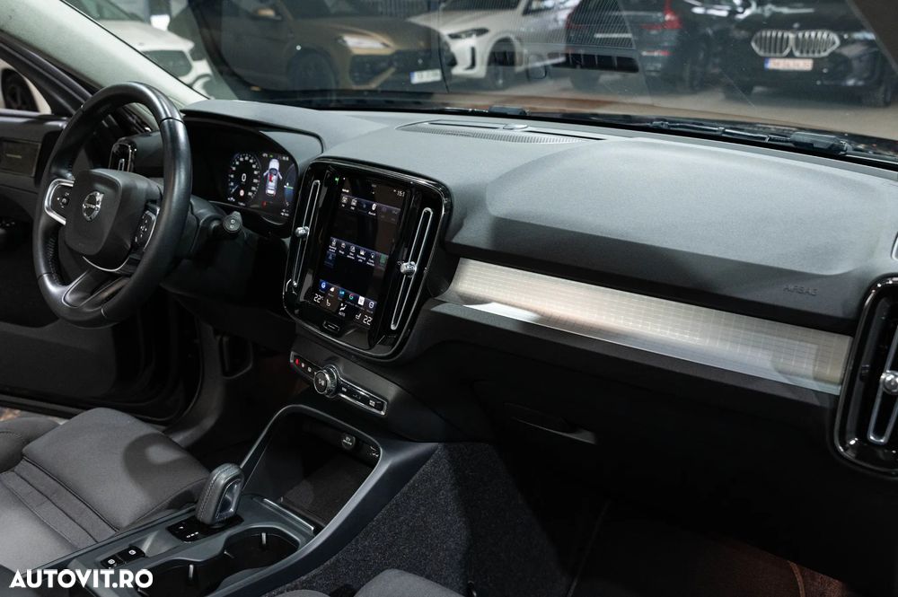 Volvo XC 40 Recharge T4 Twin Engine AT7 Inscription Expression - 32
