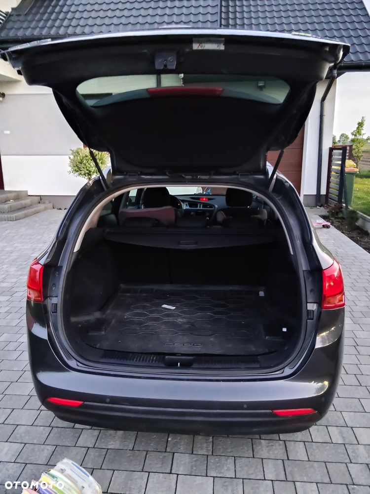 Kia Ceed 1.6 CRDi 128 Dream Team Edition - 8